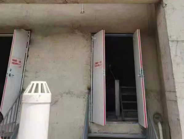 1691396381578249.jpg 2.jpg